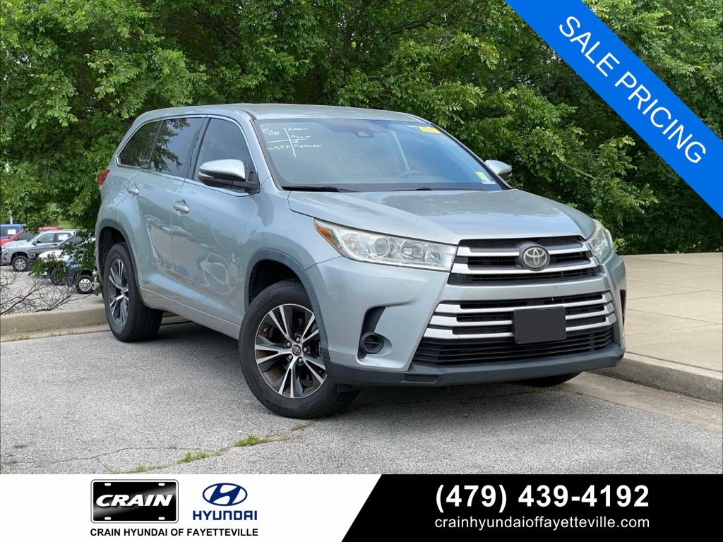 Celestial Silver Metallic 2018 Toyota Highlander LE SUV / Crossover Front-Wheel Drive 6-Speed Automatic