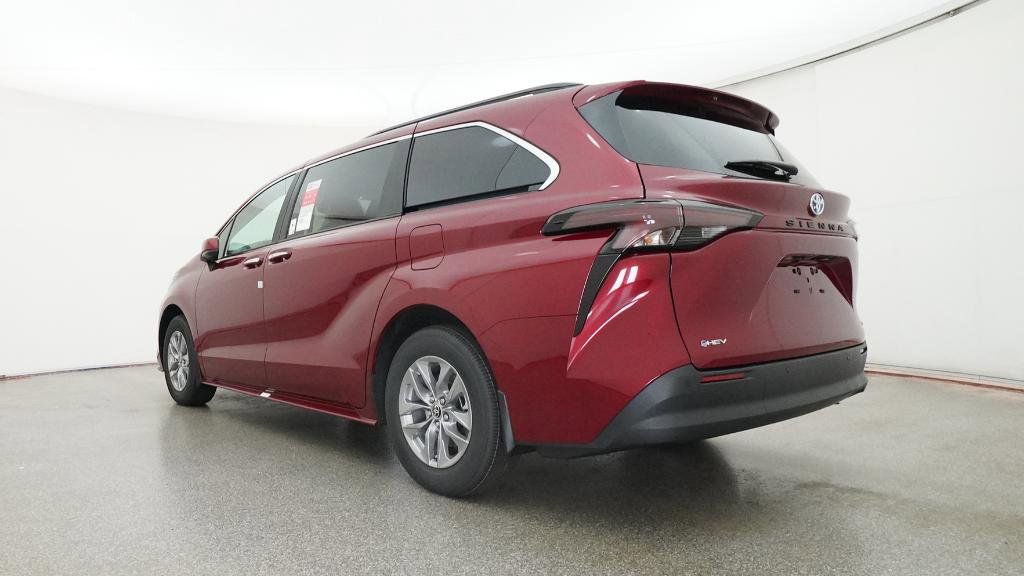 Thumbnail: 2025 Toyota Sienna - 24