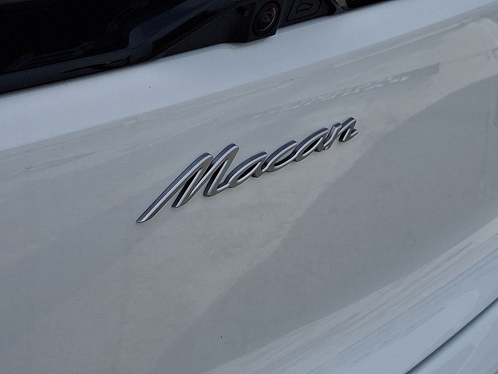 Thumbnail: 2025 Porsche Macan - 25