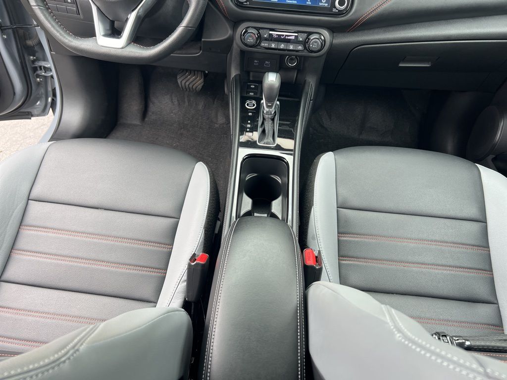 2024 Nissan Kicks SR photo