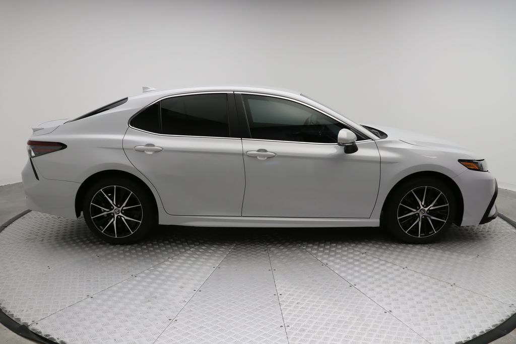 2024 Toyota Camry SE 7