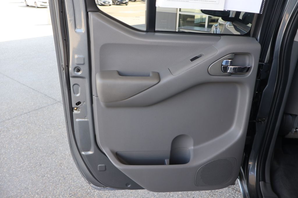 2019 Nissan Frontier SV 26