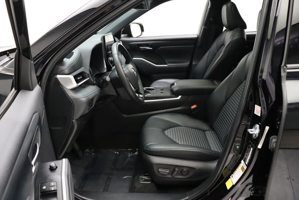 2024 Toyota Highlander XSE 14