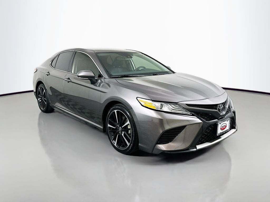 2020 Toyota Camry XSE 3