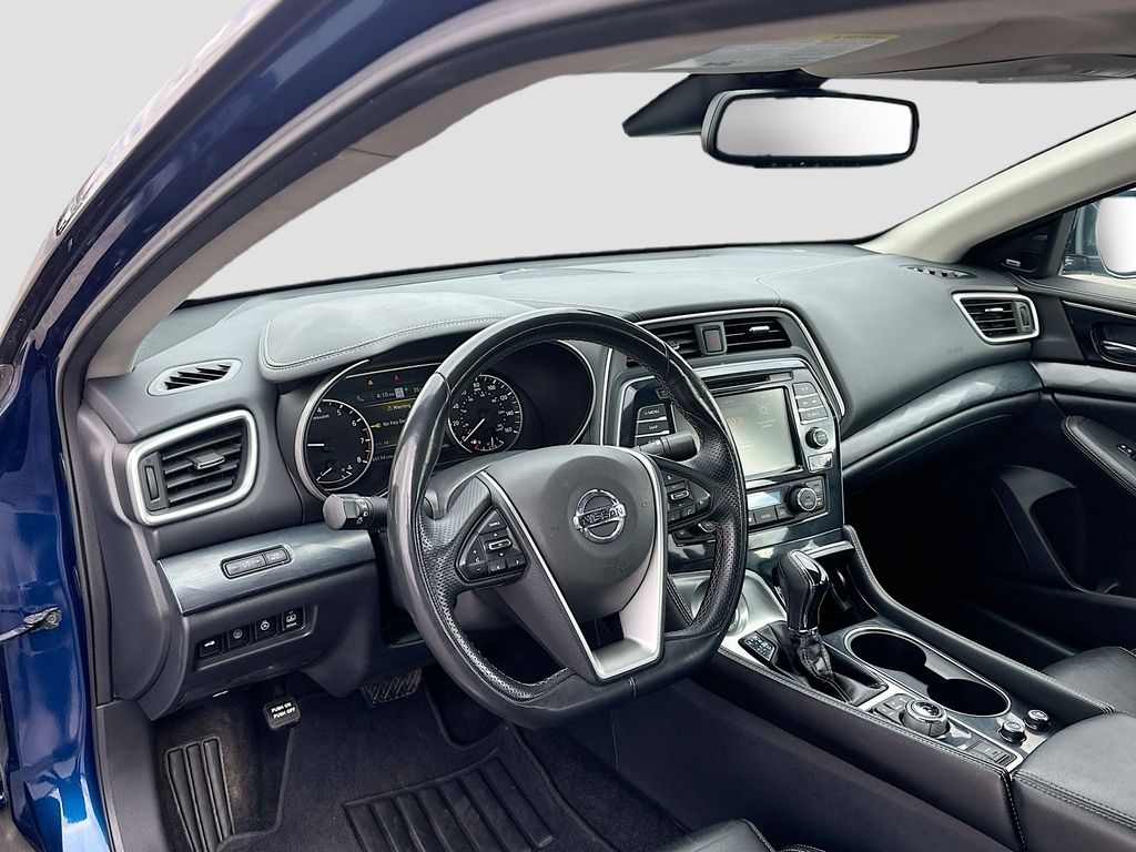 Used 2021 Blue Nissan Platinum image 9