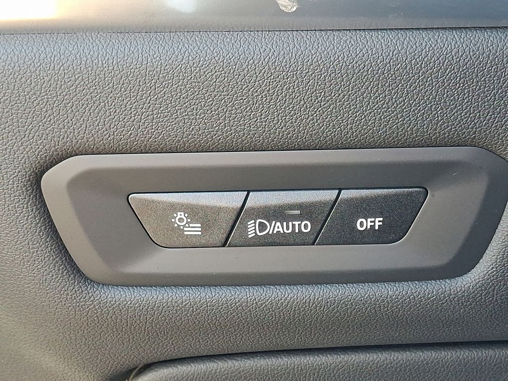 Thumbnail: 2025 BMW X5 - 25