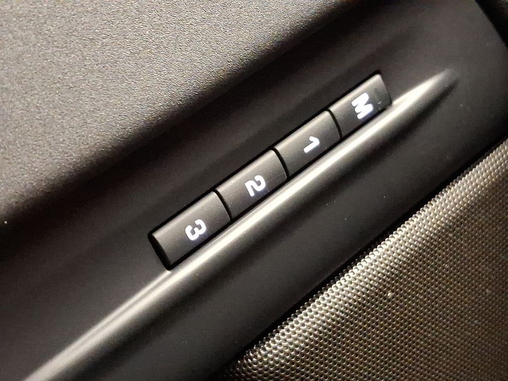 2026 Land Rover Range Rover Evoque Dynamic 17