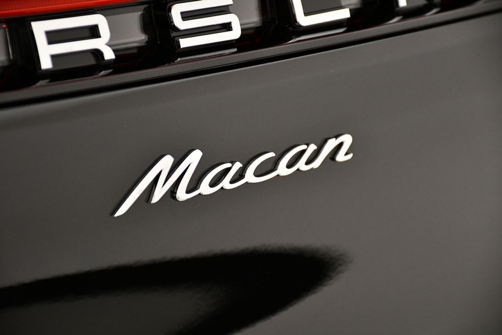 Thumbnail: 2025 Porsche Macan - 9