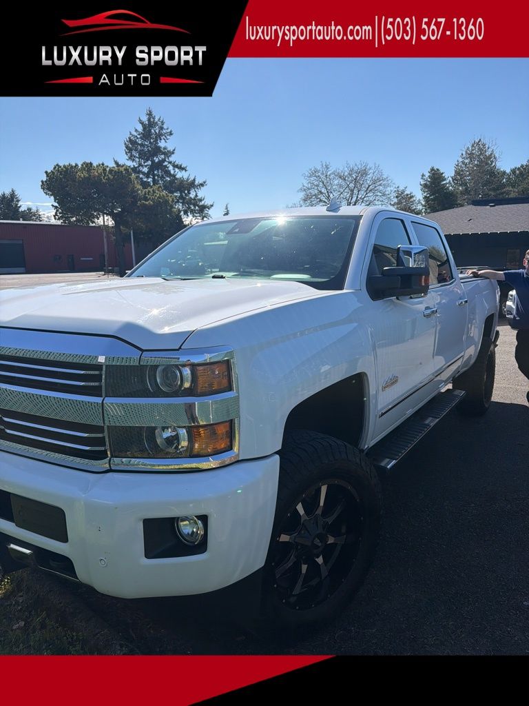 Summit White 2017 Chevrolet Silverado 2500HD High Country Crew Cab 4WD Pickup Truck Four-Wheel Drive 6-Speed Automatic Overdrive