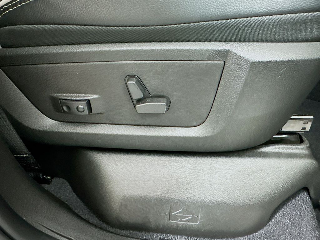 Used 2025 Black Ram Laramie image 24