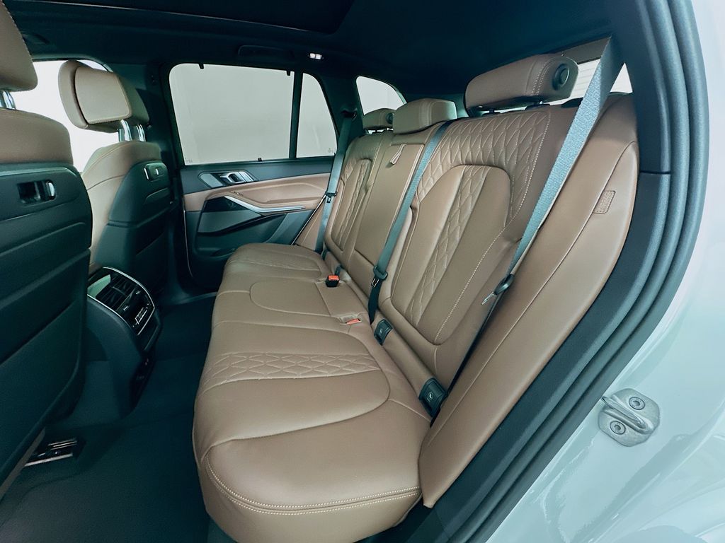 Thumbnail: 2026 BMW X5 - 17