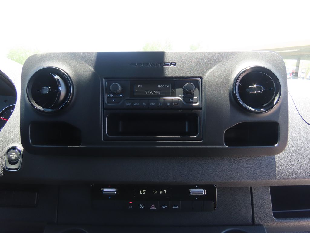 Thumbnail: 2025 Mercedes-Benz Sprinter - 15