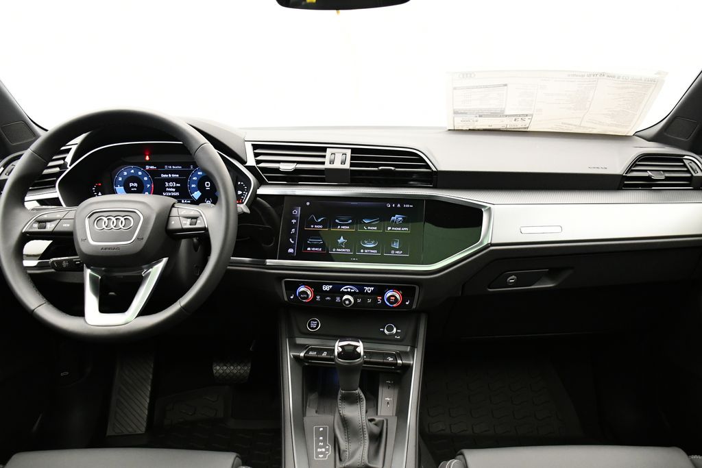 2025 Audi Q3  21