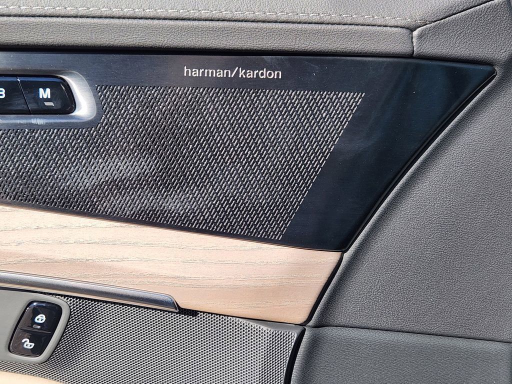 2026 Volvo XC90 Plus - Photo 6