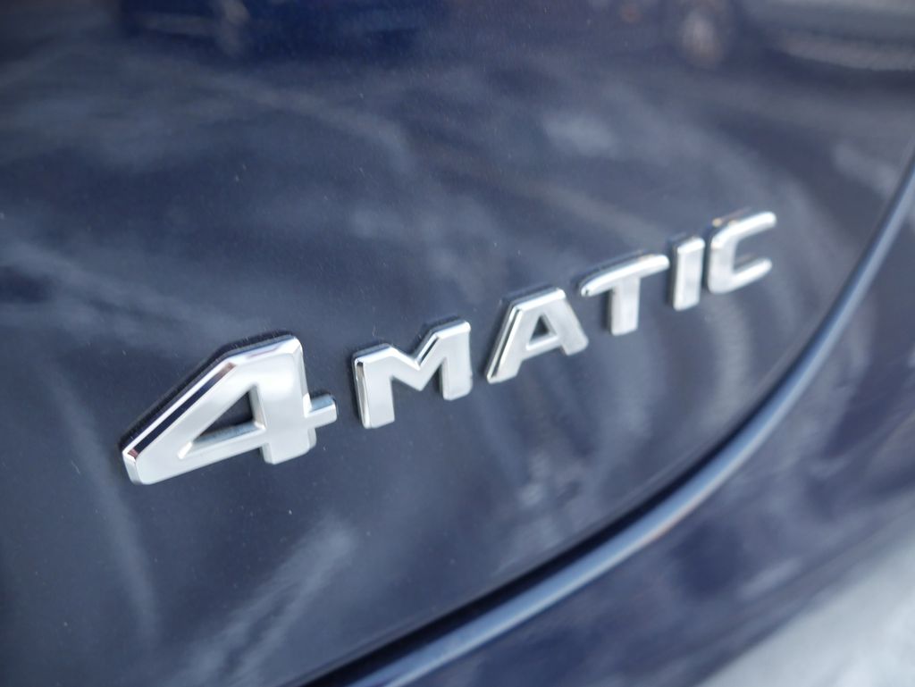 Thumbnail: 2023 Mercedes-Benz GLC - 10