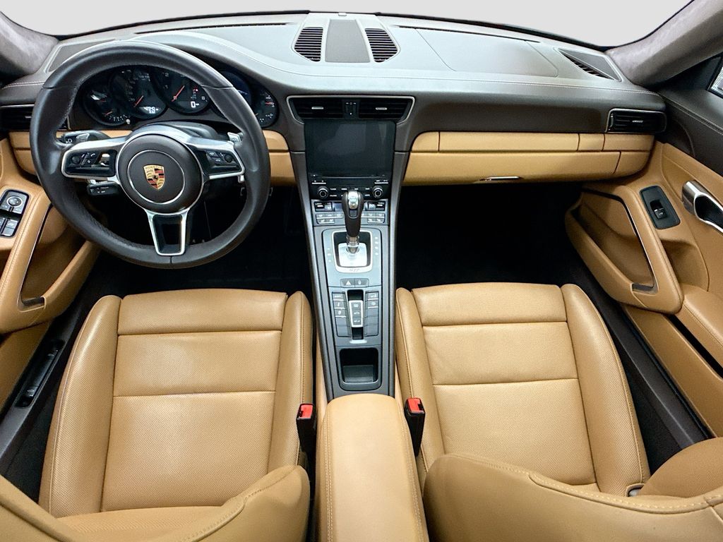 Thumbnail: 2019 Porsche 911 - 16