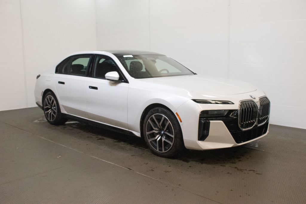 White Metallic 2026 BMW 7 Series 740i xDrive Sedan All-Wheel Drive 8-Speed Automatic
