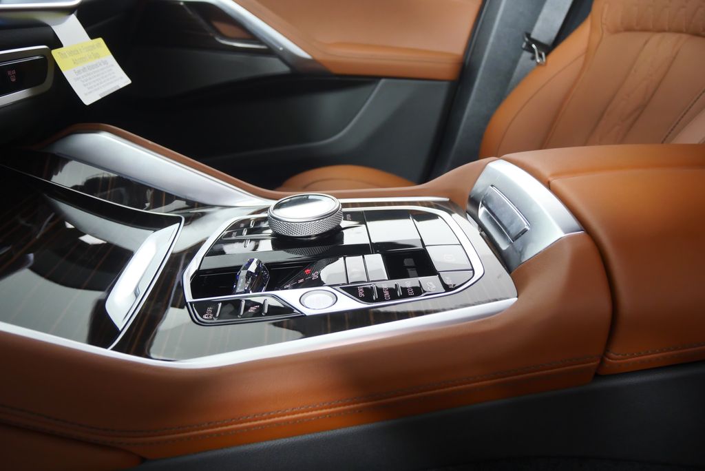 Thumbnail: 2027 BMW X6 - 20