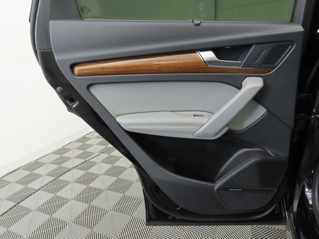 2022 Audi Q5 e Prestige 27