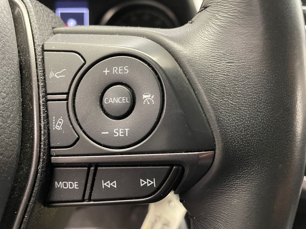 2023 Toyota Camry SE 23