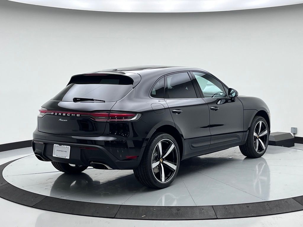2025 Porsche Macan  9