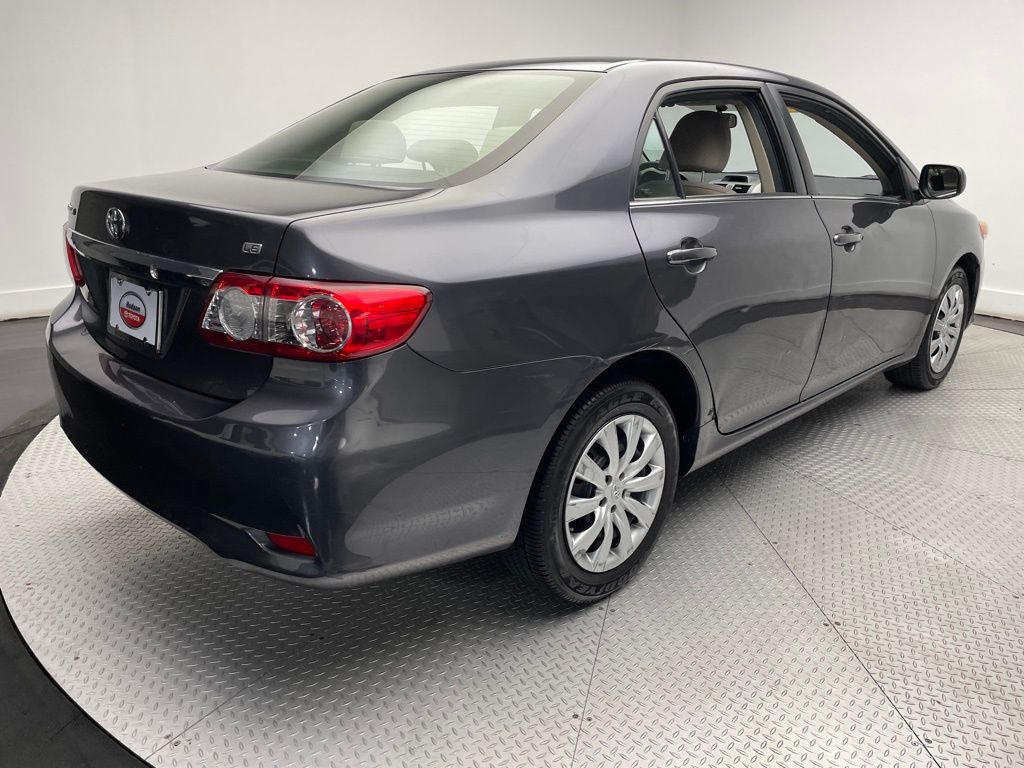 2013 Toyota Corolla LE 5