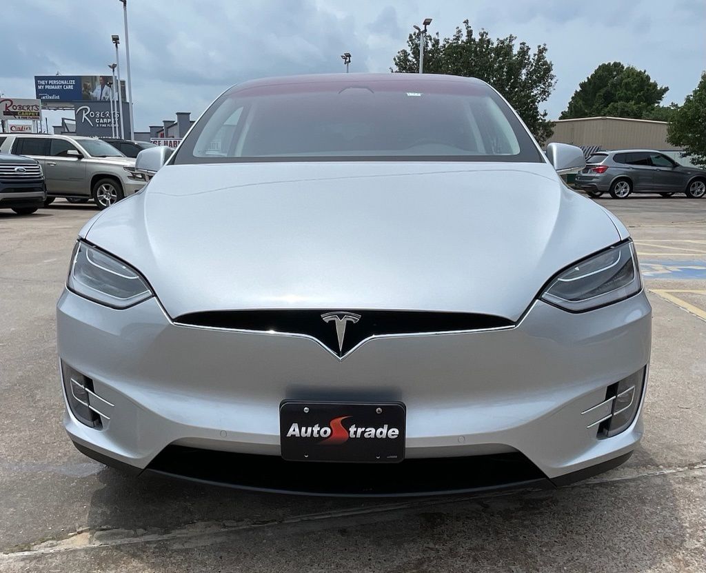 2018 Tesla Model X 75D Silver at Autostrade