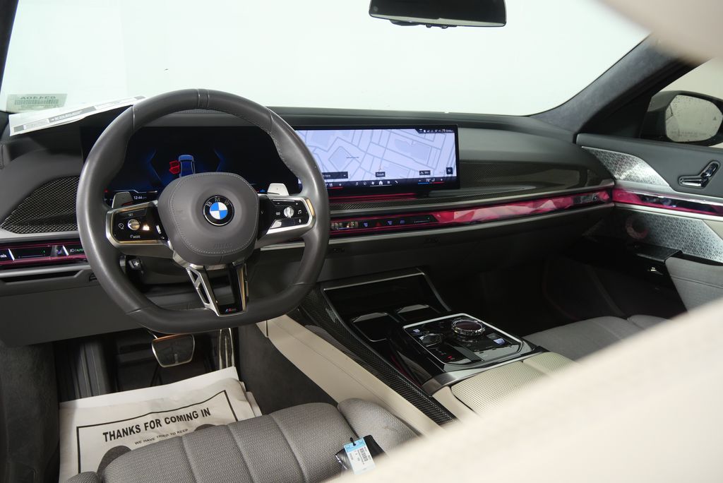 Thumbnail: 2023 BMW 7 Series - 25