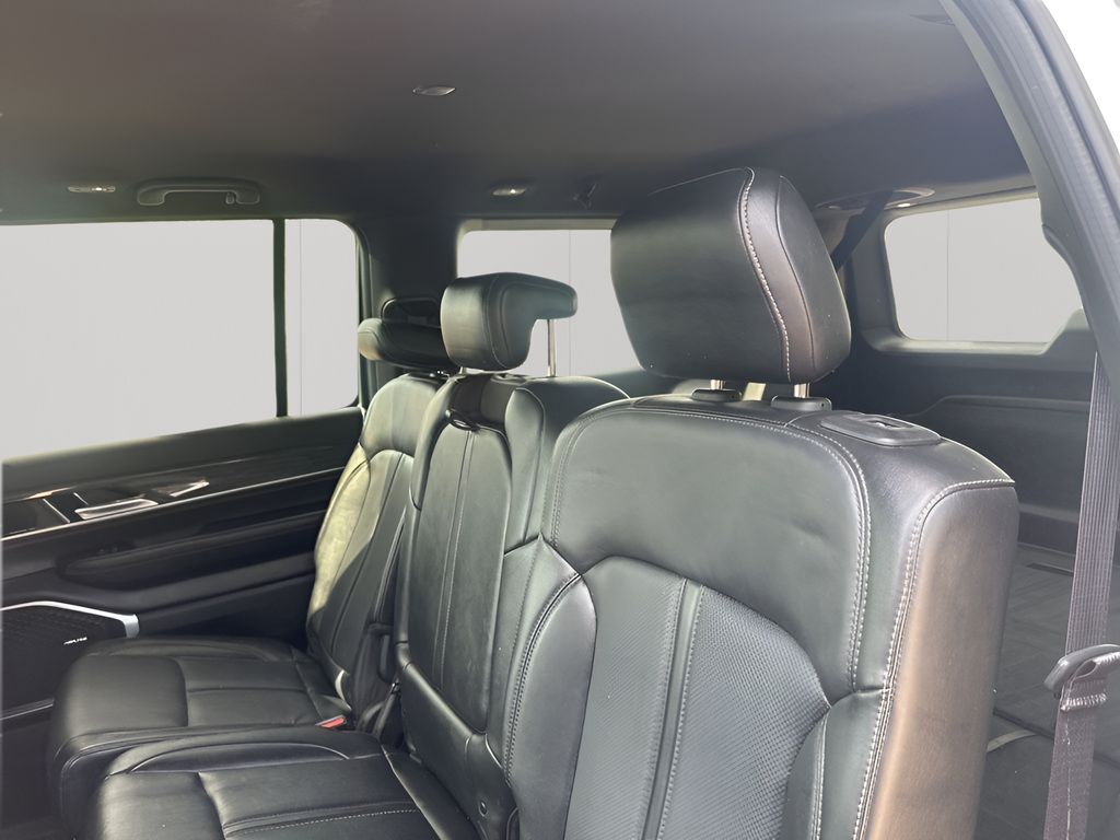 Used 2022 White Jeep Series II image 19