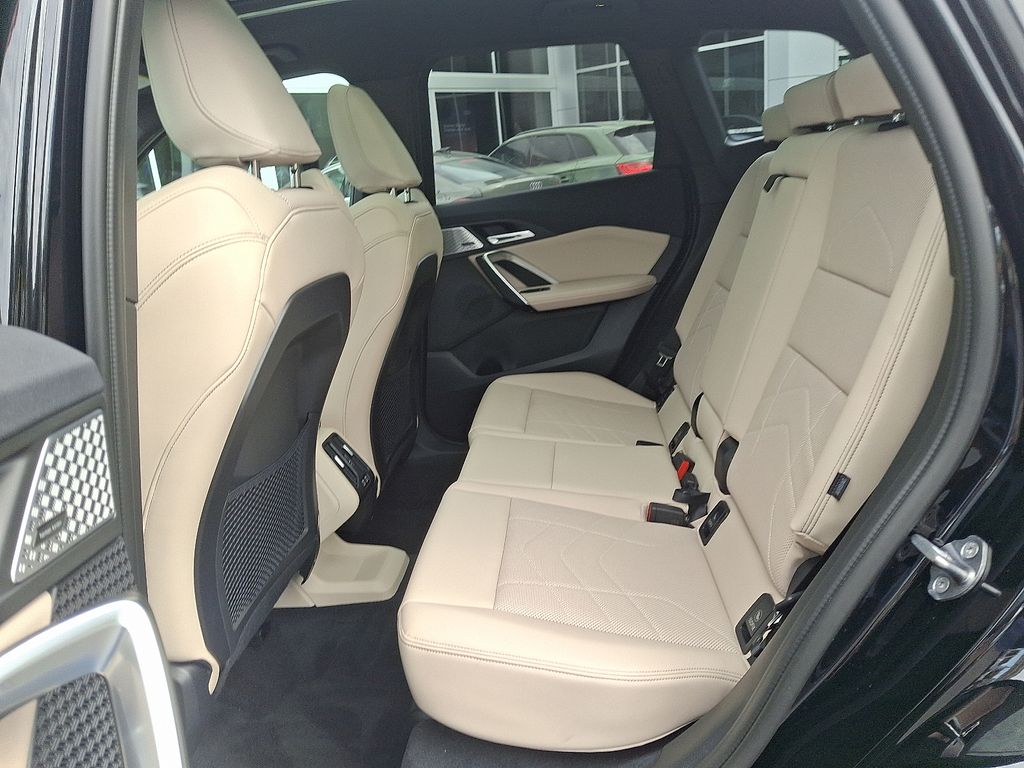 Thumbnail: 2024 BMW X1 - 10