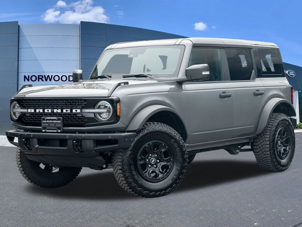 Gray Metallic 2024 Ford Bronco SUV / Crossover Four-Wheel Drive Automatic