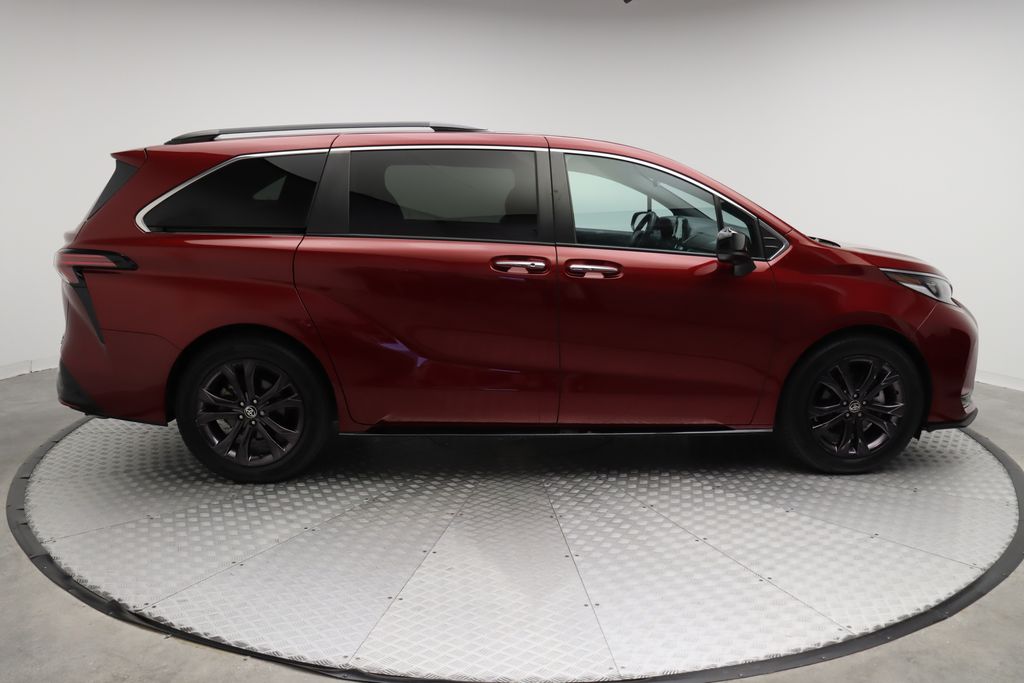 2022 Toyota Sienna XSE 7