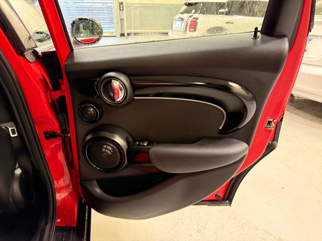 Thumbnail: 2022 MINI Cooper - 25