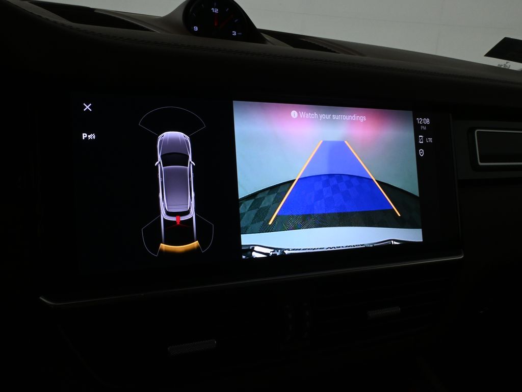 Thumbnail: 2022 Porsche Cayenne - 28