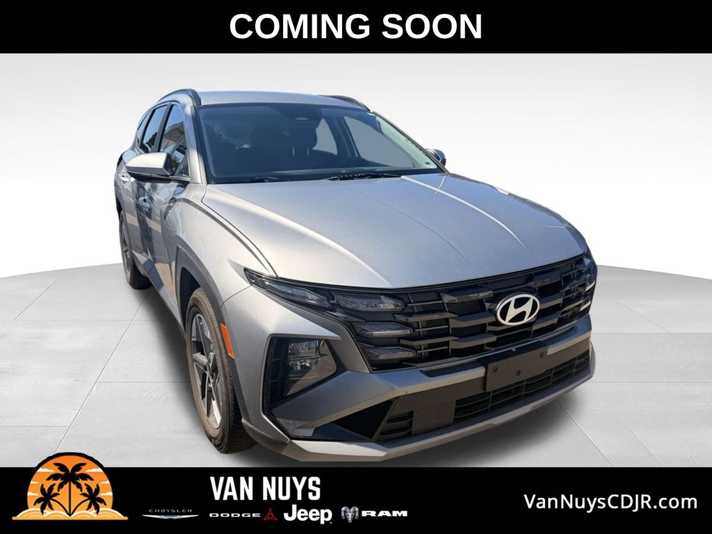 Shimmering Silver 2025 Hyundai Tucson SUV / Crossover Front-Wheel Drive 8-Speed Automatic
