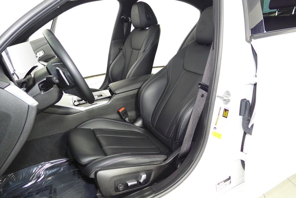 Thumbnail: 2023 BMW 3 Series - 22