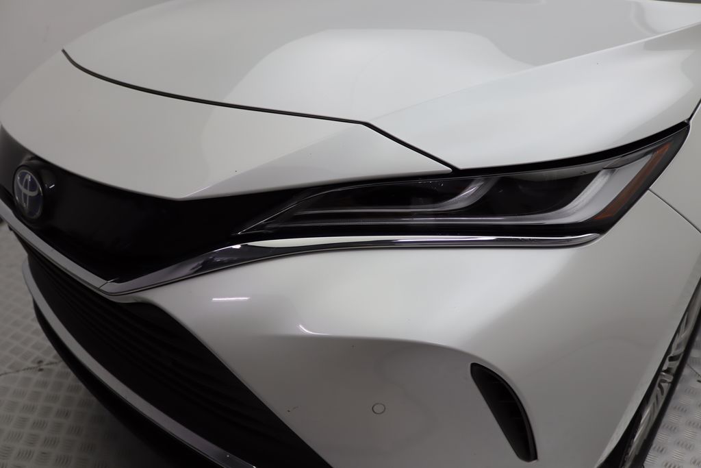 Thumbnail: 2023 Toyota Venza - 3