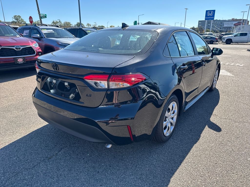 2026 Toyota Corolla LE photo 7