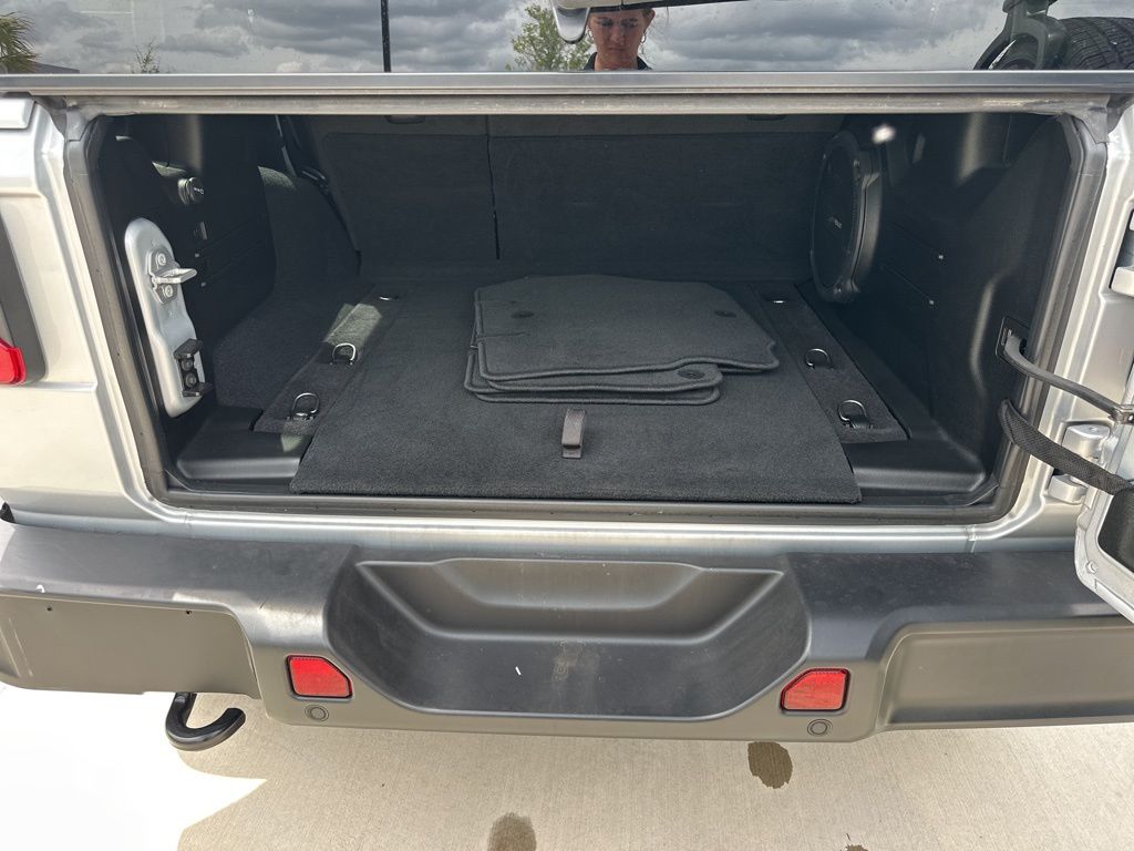 2023 Silver Zynith Clearcoat Jeep Wrangler Sahara 4X4 SUV