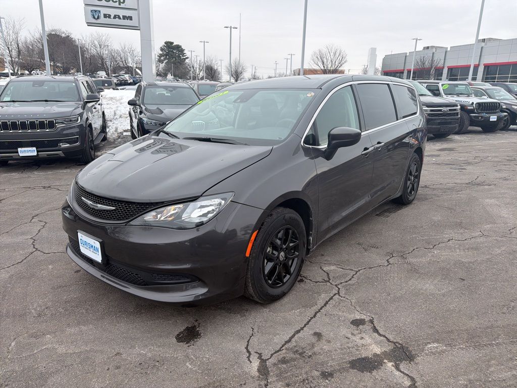 2023 Chrysler Voyager LX FWD