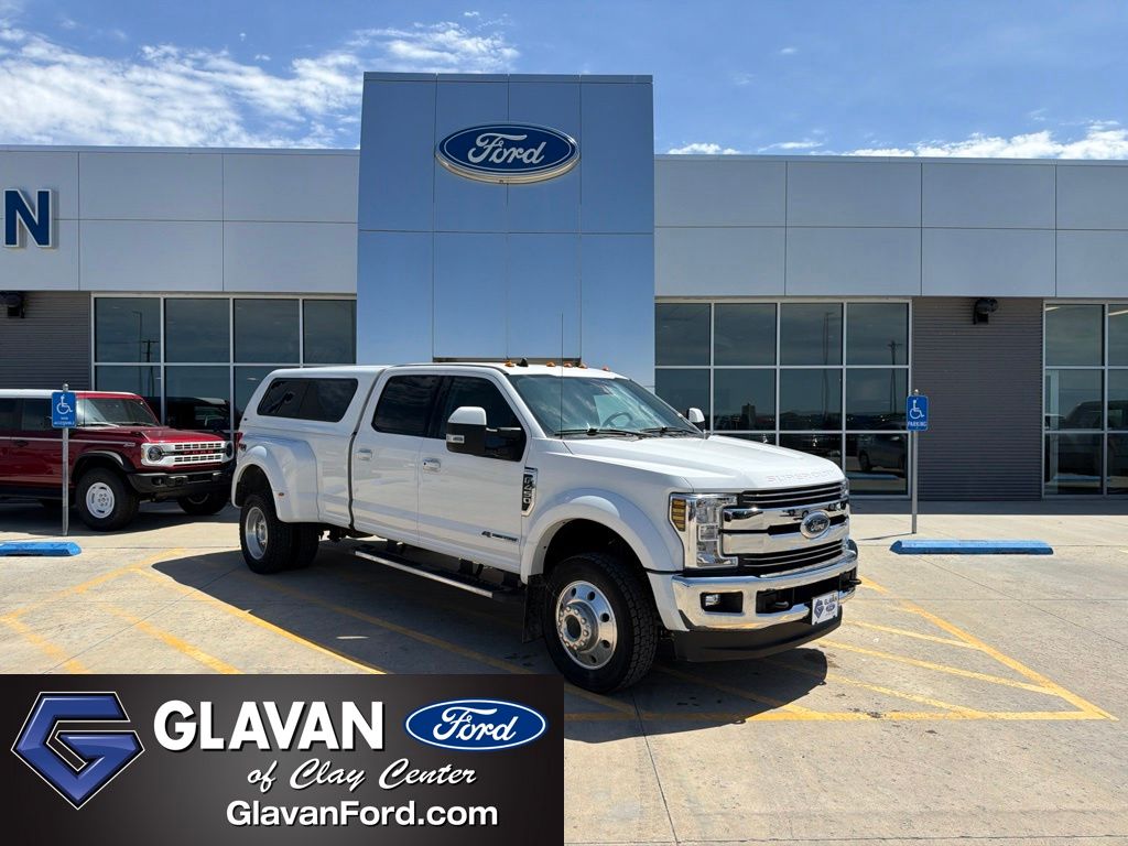 Oxford White 2019 Ford F-450 Super Duty Lariat Crew Cab LB DRW 4WD Pickup Truck Four-Wheel Drive 6-Speed Automatic