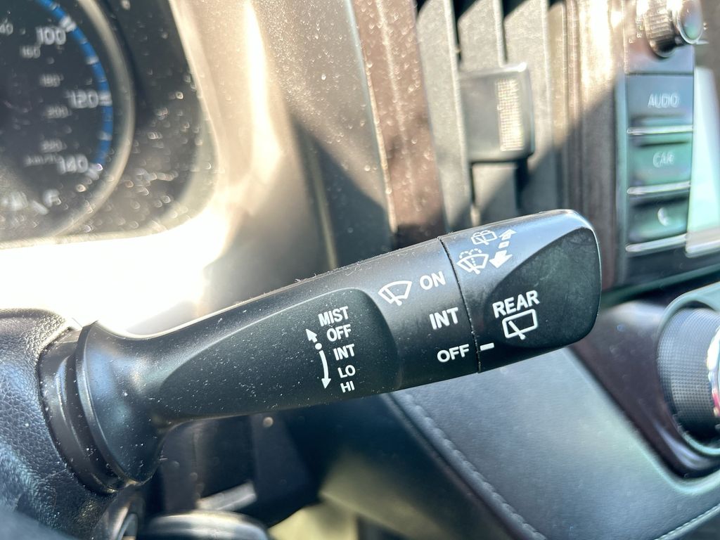 Thumbnail: 2018 Toyota RAV4 - 18