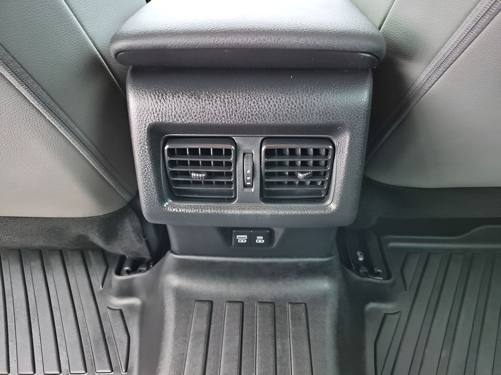 Used 2025  Toyota SE image 21