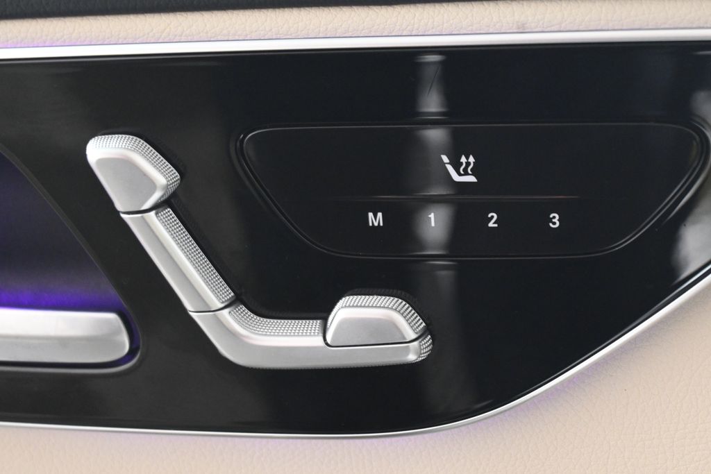 Thumbnail: 2023 Mercedes-Benz C-Class - 25
