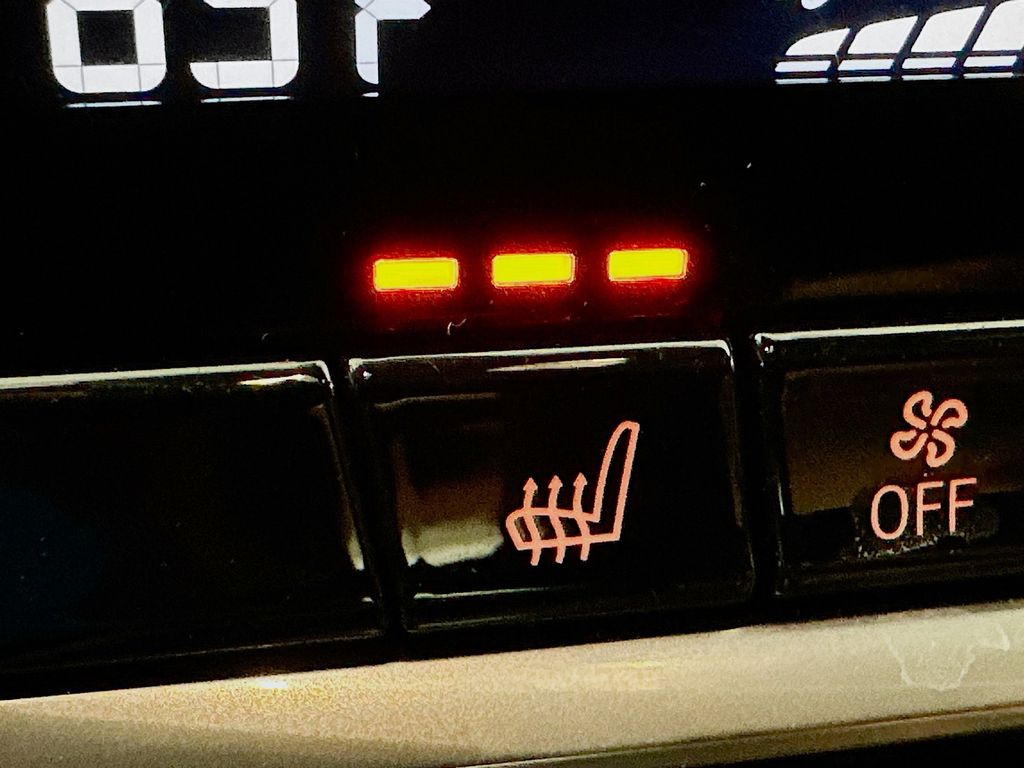 Thumbnail: 2023 BMW 5 Series - 21