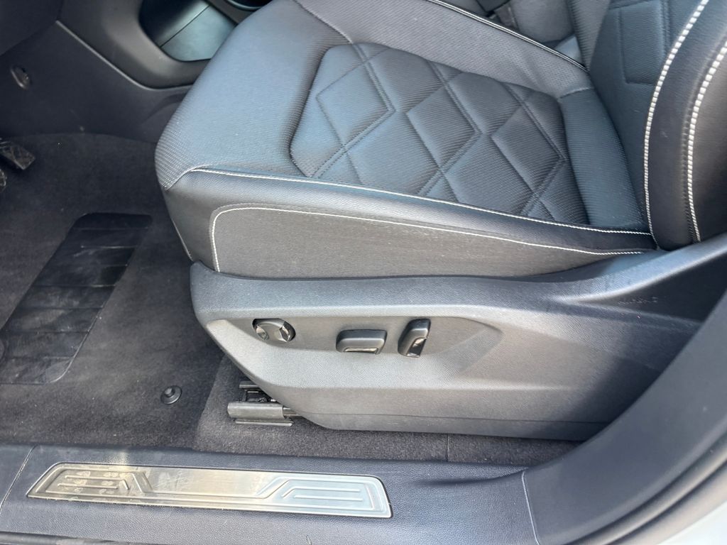 Used Car 2025 Volkswagen Atlas  2.0t Se W/technology For Sale Under $40,000 In Austin, Texas