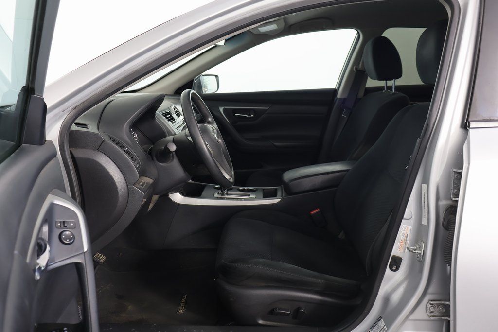 Thumbnail: 2015 Nissan Altima - 8