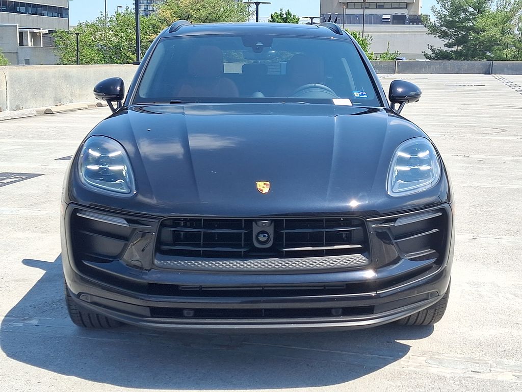 Thumbnail: 2026 Porsche Macan - 6