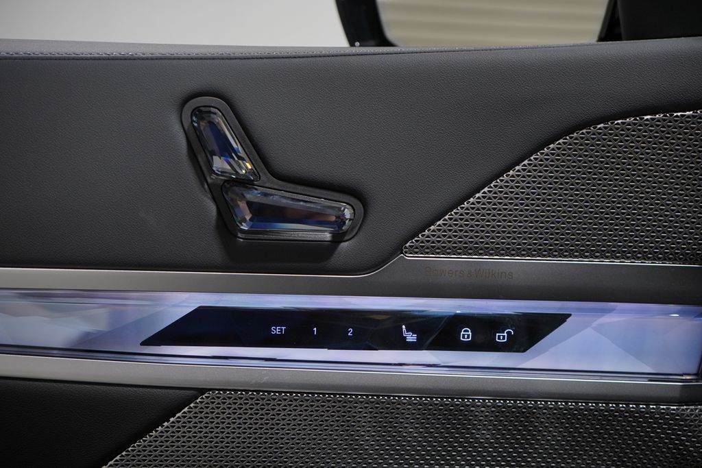 2025 BMW i7 eDrive50 13