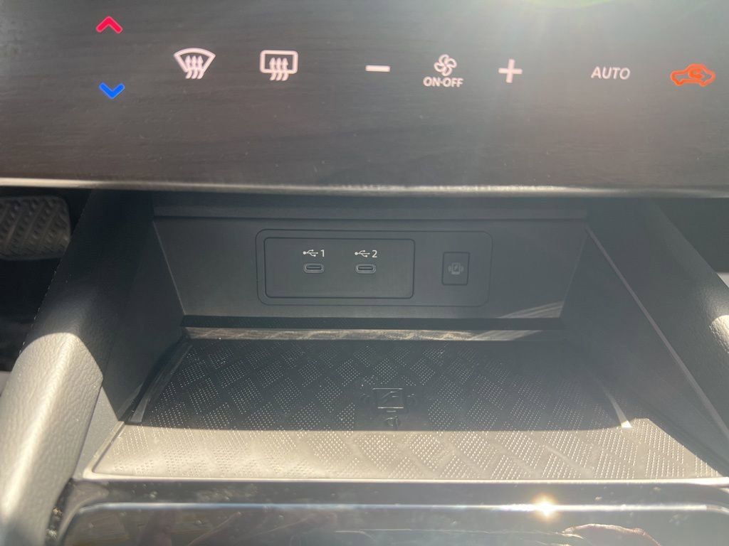 2025 Champagne Silver Metallic Nissan Murano Platinum AWD SUV